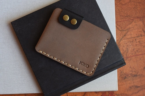 Men's Leather Card Wallet – Slim Bifold with Brass Button Closure